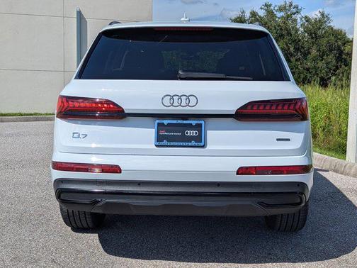 2022 Audi Q7 55 Premium Plus