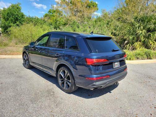 Waitomo Blue Metallic 2026 Audi Q7 55 Premium Plus