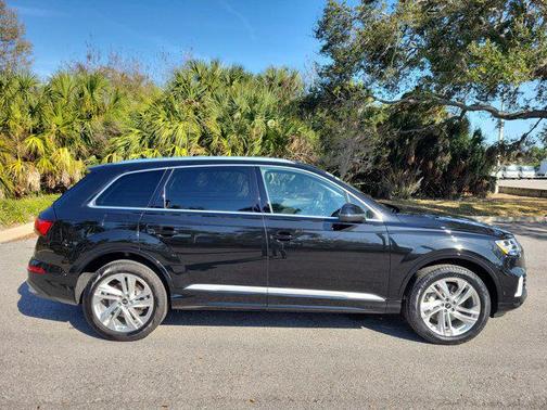 2023 Audi Q7 55 Premium Plus