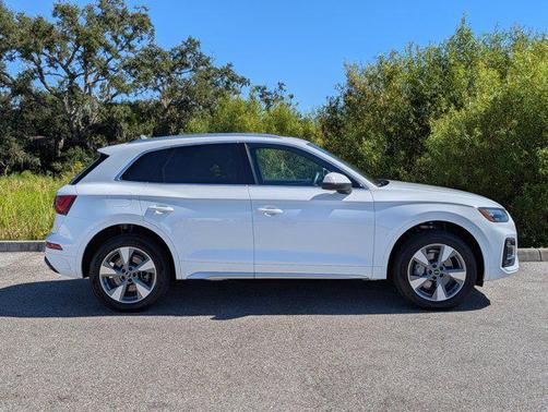 2024 Audi Q5 40 Premium Plus