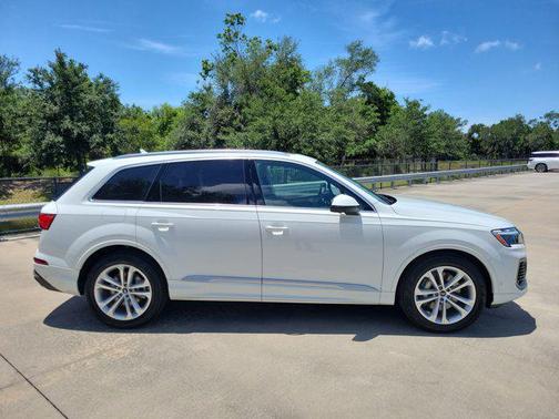 Carrara White 2026 Audi Q7 55 Premium Plus
