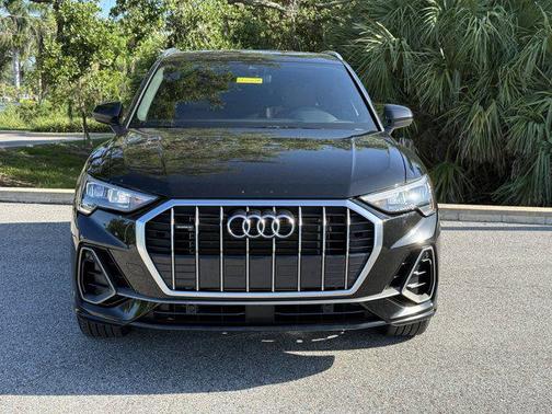 2022 Audi Q3 45 S line Premium