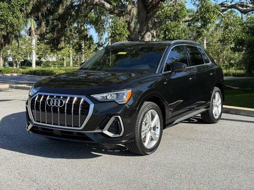 2022 Audi Q3 45 S line Premium