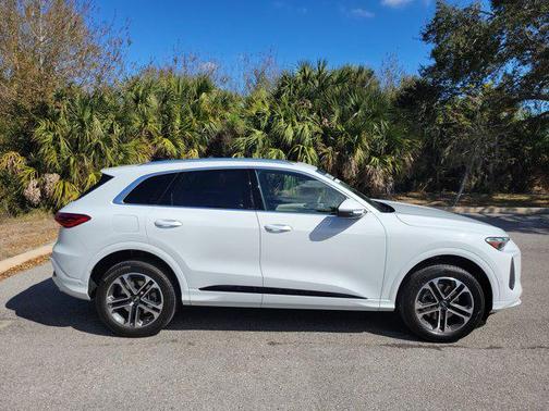 2025 Audi Q5 Premium TFSI quattro S tronic