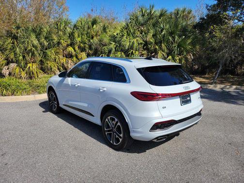 2025 Audi Q5 Premium TFSI quattro S tronic