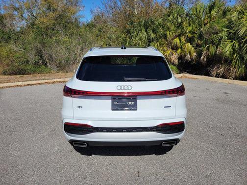 2025 Audi Q5 Premium TFSI quattro S tronic