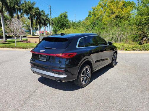 2025 Audi Q5 Premium TFSI quattro S tronic