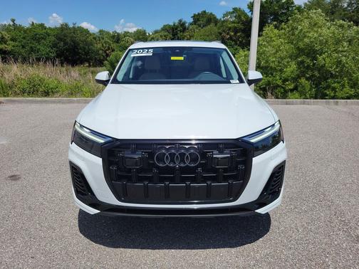 White 2025 Audi Q7 45 Premium Plus