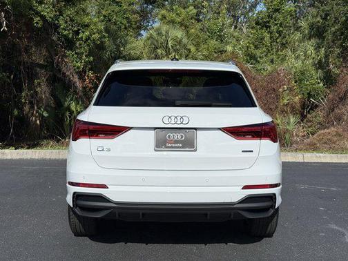 2025 Audi Q3 Premium 45 TFSI S line quattro Tiptronic