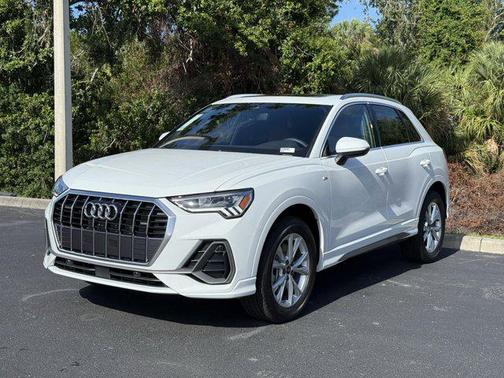 2025 Audi Q3 Premium 45 TFSI S line quattro Tiptronic