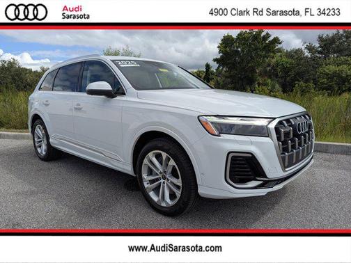 2025 Audi Q7 55 Premium Plus
