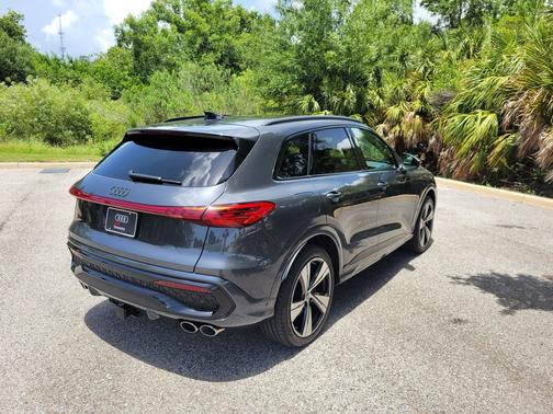 Tambora Gray Metallic 2026 Audi SQ5 3.0T Premium Plus