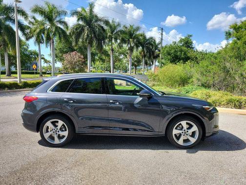 Tambora Gray Metallic 2025 Audi Q5 Prestige TFSI quattro S tronic