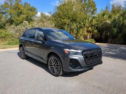 2026 Audi SQ7 4.0T Premium Plus