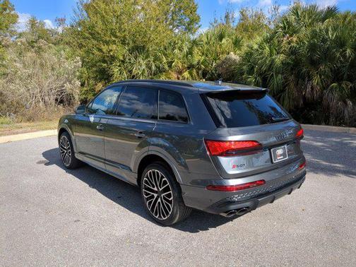 2026 Audi SQ7 4.0T Premium Plus