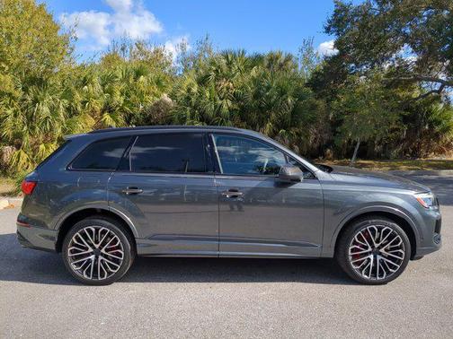 2026 Audi SQ7 4.0T Premium Plus