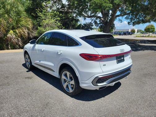 Arkona White 2025 Audi Q5 Premium Plus TFSI quattro S tronic