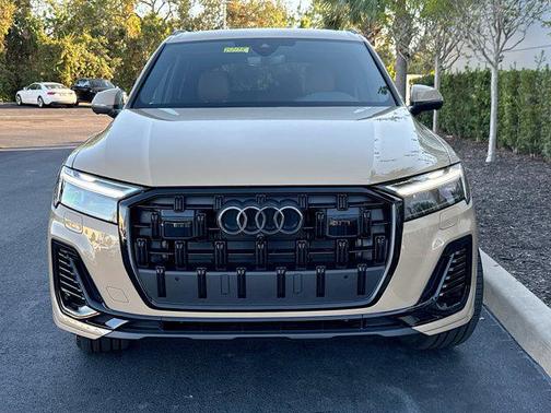 2025 Audi Q7 45 Premium Plus