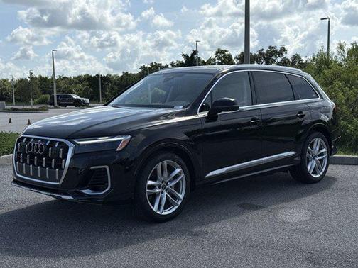 2025 Audi Q7 55 Premium Plus