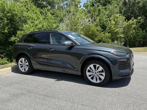 2025 Audi Q6 e-tron Premium Plus