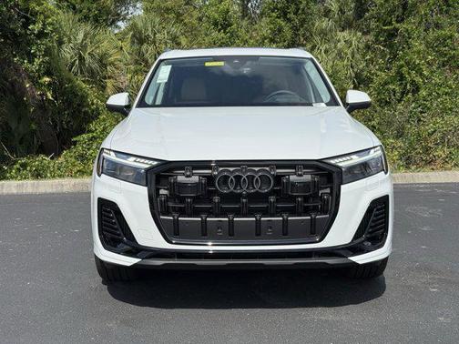 2025 Audi Q7 55 Prestige