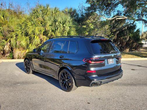 2025 BMW X7 M60i