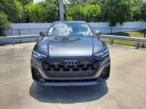 Daytona Gray Pearl Effect 2026 Audi Q8 55 Premium Plus