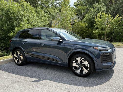 2025 Audi Q6 e-tron Premium Plus quattro