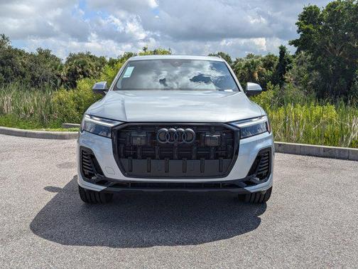2025 Audi Q7 55 Premium Plus