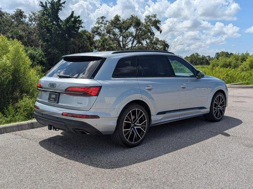 2025 Audi Q7 55 Premium Plus