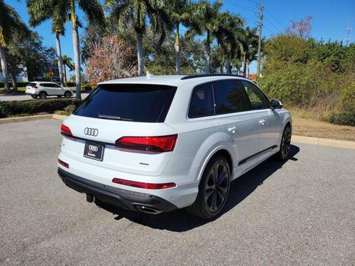 2026 Audi Q7 55 Premium Plus