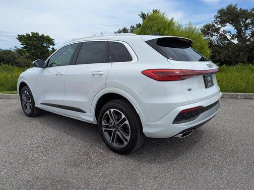 2025 Audi Q5 Premium
