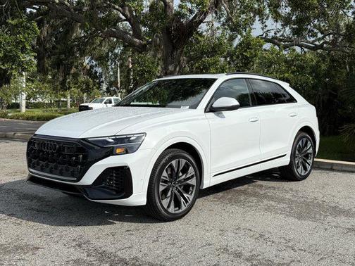 2025 Audi Q8 55 Premium