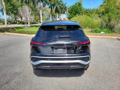 Mythos Black Metallic 2026 Audi Q3 S line