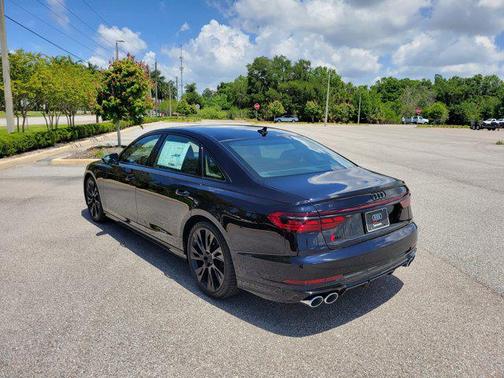 sebring black crystal effect 2026 Audi S8 4.0T