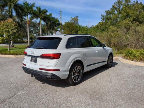 2026 Audi Q7 55 Premium