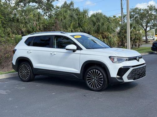2025 Volkswagen Taos 1.5T SE