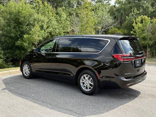 2025 Chrysler Pacifica L