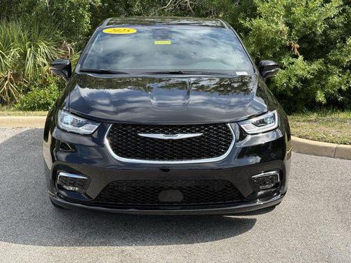 2025 Chrysler Pacifica L