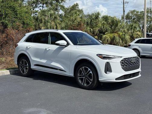 2025 Audi Q5 Premium