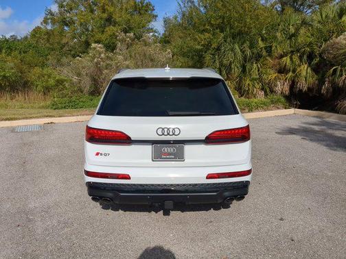 2026 Audi SQ7 4.0T Premium Plus