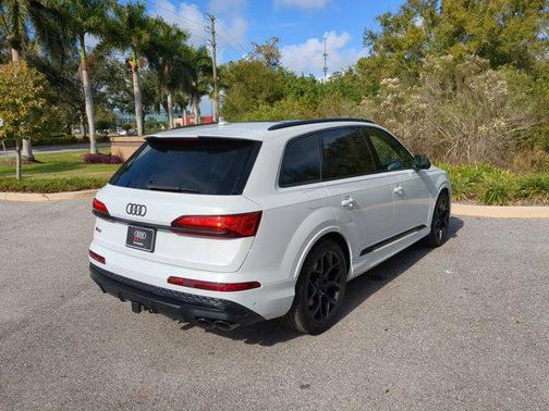 2026 Audi SQ7 4.0T Premium Plus