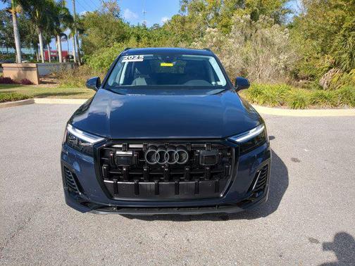 2025 Audi Q7 55 Premium Plus