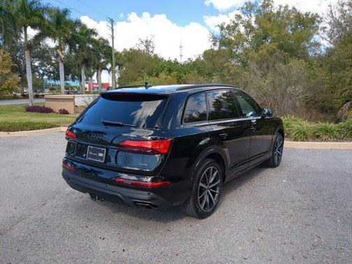 2025 Audi Q7 45 Premium Plus