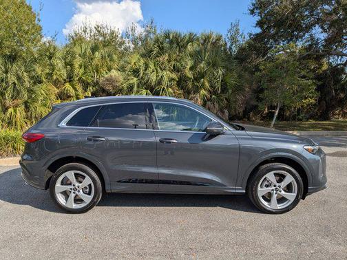 2025 Audi Q5 Premium Plus TFSI quattro S tronic