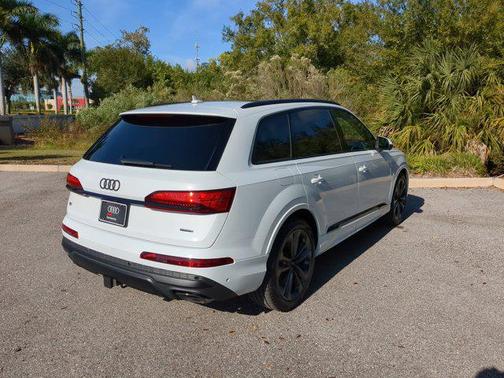 2026 Audi Q7 55 Premium Plus