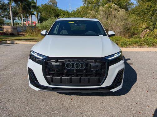 2026 Audi Q7 55 Premium Plus