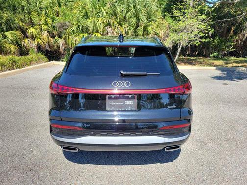 Mythos Black Metallic 2025 Audi Q5 Premium Plus TFSI quattro S tronic