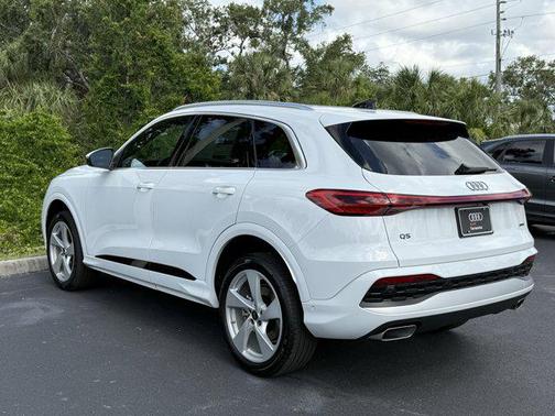 2025 Audi Q5 Premium Plus