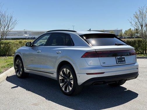 2025 Audi Q8 55 Premium